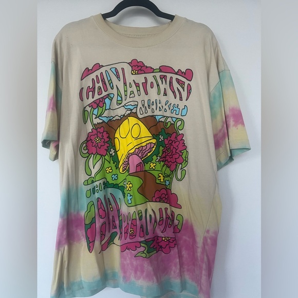 CHINATOWN MARKET HAPPY HOUSE TEE EDGE
BONE TIE DYE LARGE - NWT - Picture 2 of 8